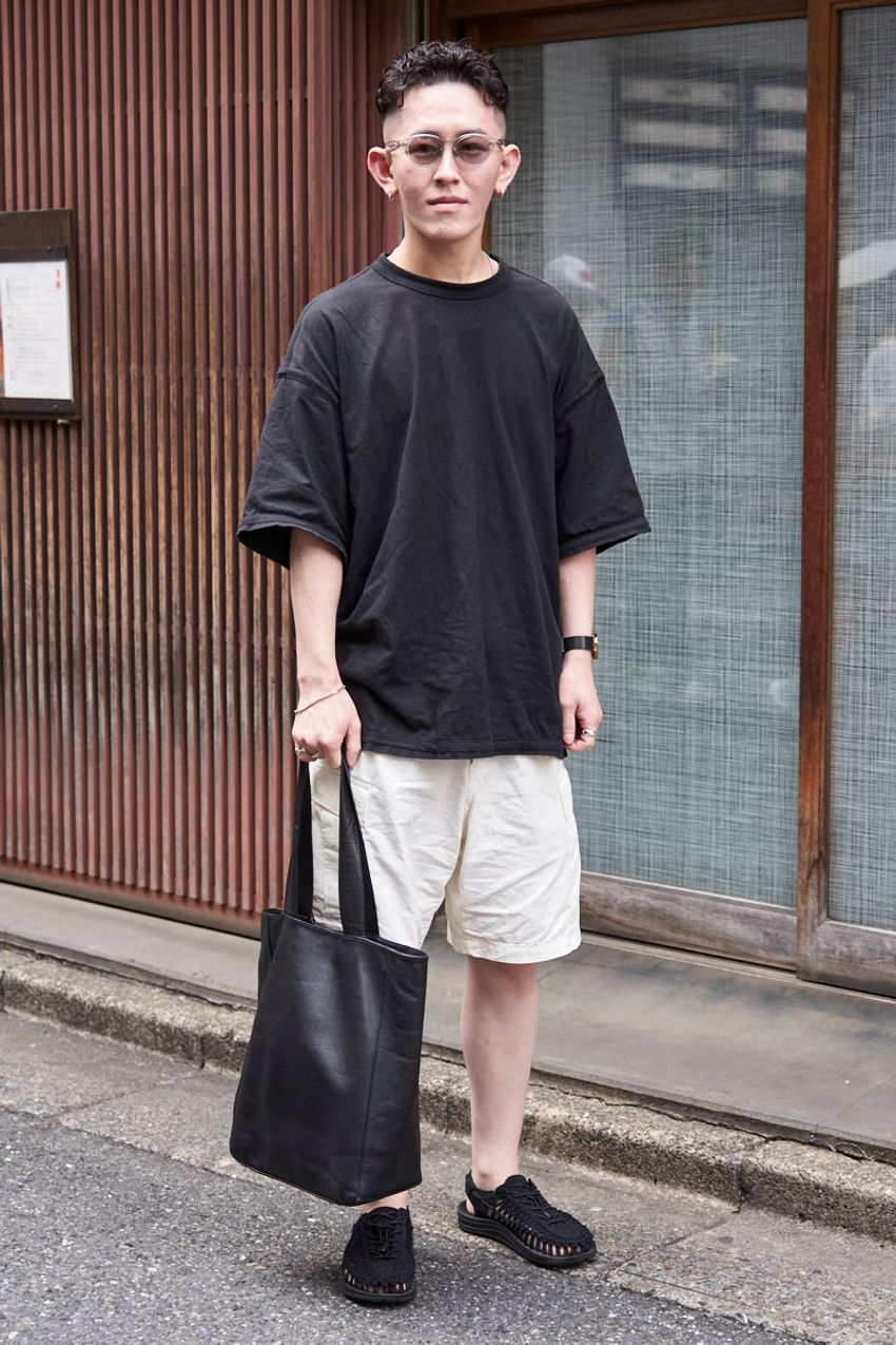 そろそろラストな「Tシャツ×短パンスタイル」！洒落ている男たちの“違い”を解説 - 8枚目の画像