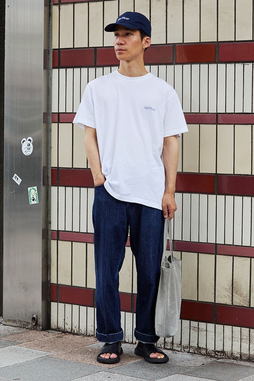 “細身デニム”が返り咲きの兆候！すでに取り入れた街の洒落者3名をスナップで - 6枚目の画像