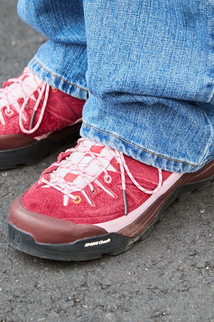 さりげない色リンクがお洒落の鍵！ スナップ3名の着こなしテクを徹底解剖 - 6枚目の画像