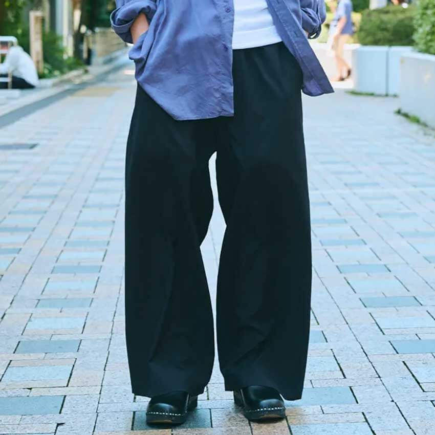 街で目立っていた太パンツは「ニート」製。大人に支持される理由とはきこなし方をスナップで - 1枚目の画像