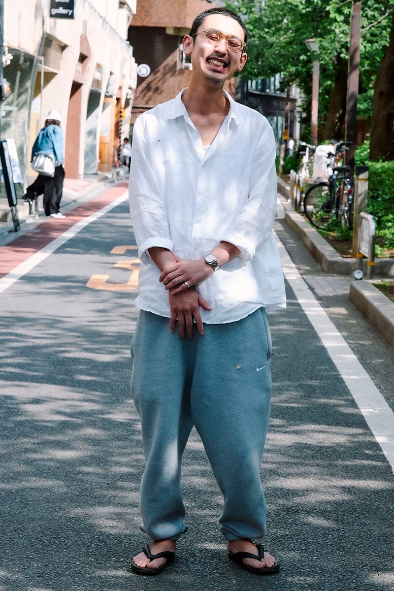 シャツ＝ユニクロ