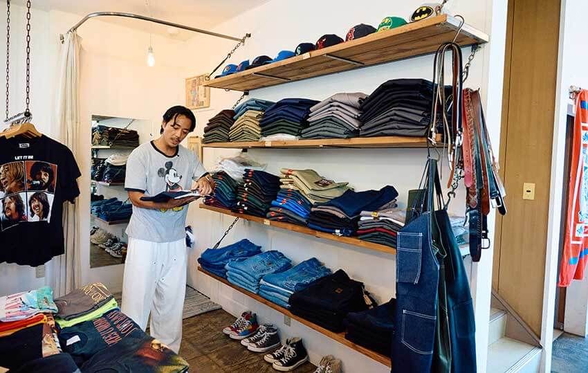 カーハートの黒パンツ、プリンスT、サーフショーツも！鈴木真悟が「内田商店」で出合った秀逸古着4選 - 12枚目の画像