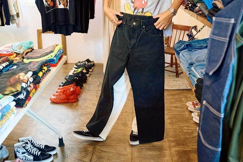 カーハートの黒パンツ、プリンスT、サーフショーツも！鈴木真悟が「内田商店」で出合った秀逸古着4選 - 21枚目の画像