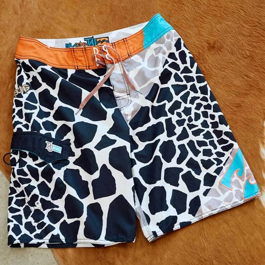 カーハートの黒パンツ、プリンスT、サーフショーツも！鈴木真悟が「内田商店」で出合った秀逸古着4選 - 23枚目の画像