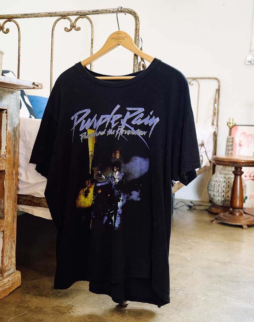 カーハートの黒パンツ、プリンスT、サーフショーツも！鈴木真悟が「内田商店」で出合った秀逸古着4選 - 24枚目の画像