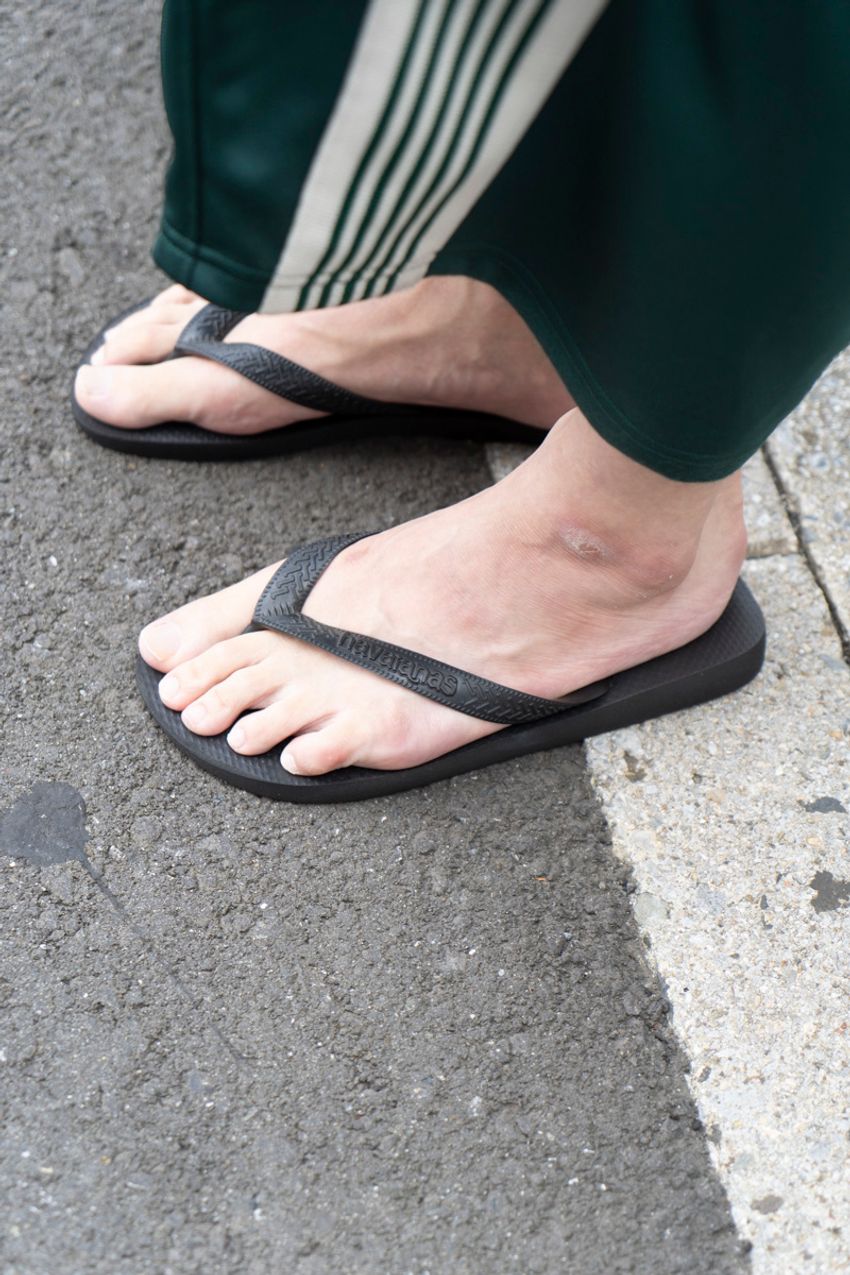 街履きトラックパンツはやっぱり「ニードルズ」。人気の秘密を街角スナップで検証！ - 7枚目の画像