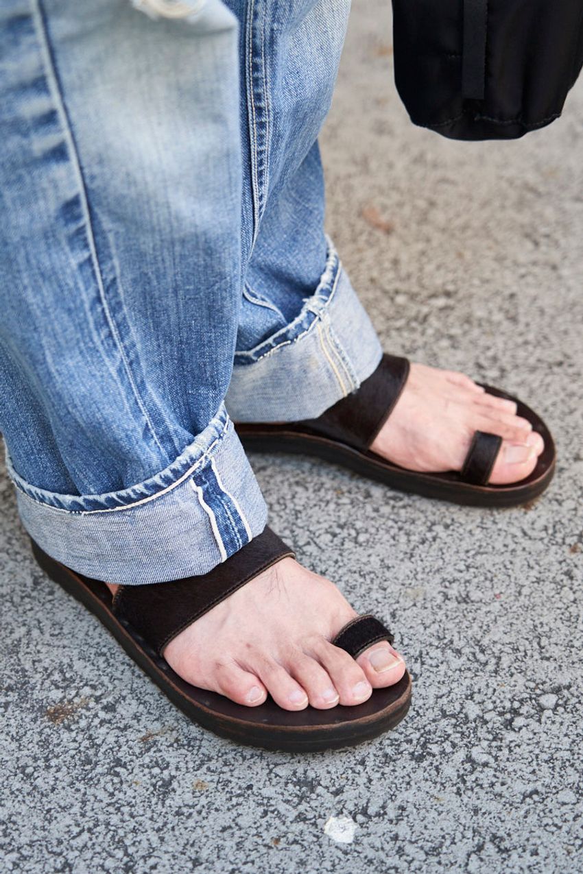 【青×黒】絶対に失敗しない黄金コンビ。“清涼感”と“落ち着き”を両得した3人の着こなし術 - 7枚目の画像