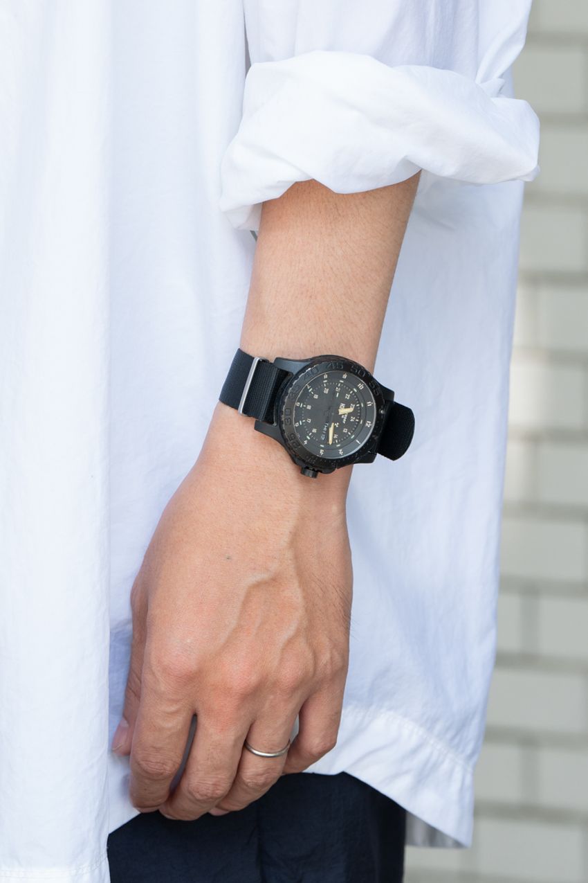 足元ビーサンでもキレイめコーデ！ラフ＆きちんと感のメリハリが洒落て見えるスナップ3選 - 6枚目の画像