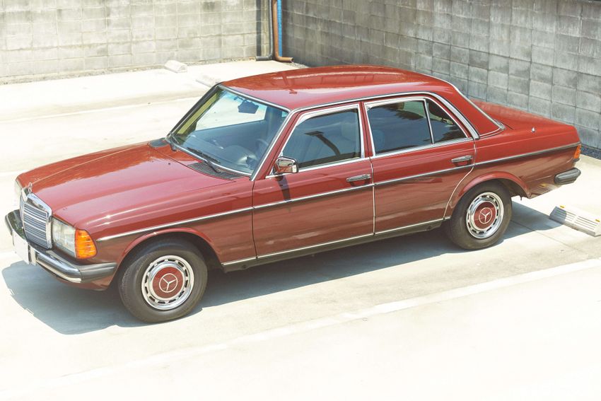 YOU「これが私にとって最後の車」。愛車遍歴はすべてベンツ！ 現・相棒“80年代ヴィンテージ車”を拝見 - 3枚目の画像