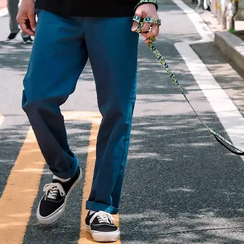 三者三様の最新「ディッキーズ」スタイルまとめ！シンプルにTシャツ