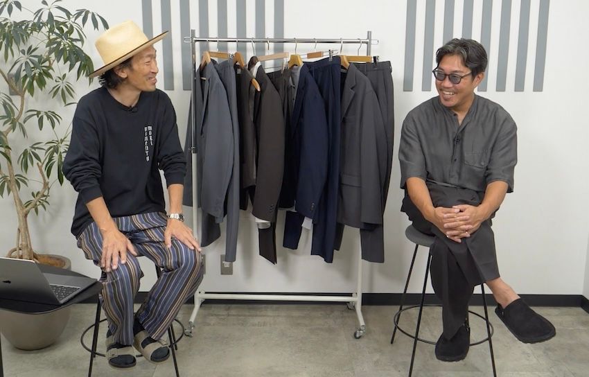 ［左］原 亮太●OCEANS統括編集長。’79年生まれ。落語好きな愛知県出身者。現在は息子とともにバスケに夢中！Tシャツ／モメントモリ、パンツ／バナナタイム、シューズ／ビルケンシュトック［右］菊池陽之介●’79年生まれ。スタイリスト熊谷隆志氏に師事し、2004年に独立。息子とキャンプへ行くことが今の生き甲斐。シャツ／イレーヴ、パンツ／OOOOO、サンダル／ジル サンダー