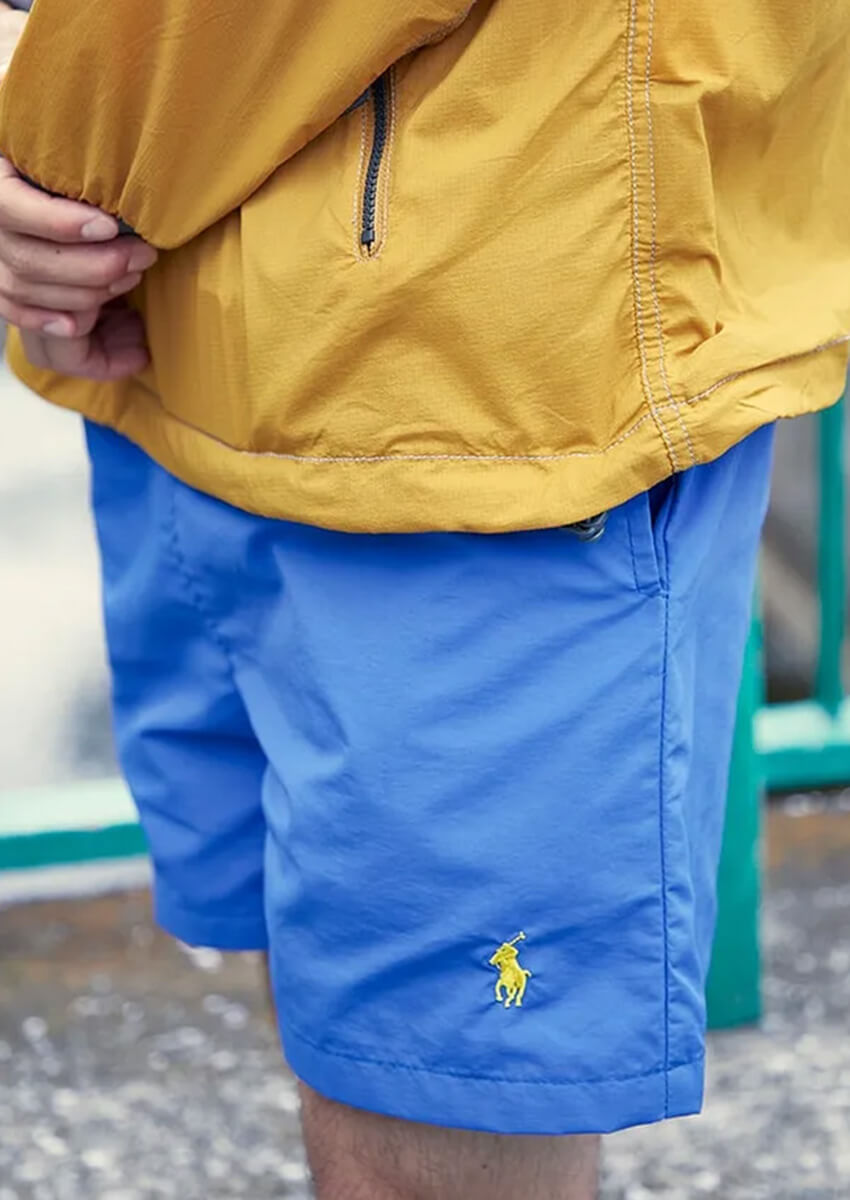 新品　ラルフローレン　街履きできるビンテージ感あふれる淡いレモンカラーショーツ ショーツは“ラルフ”な大人たち！街角で支持されていたのはロゴ入り
