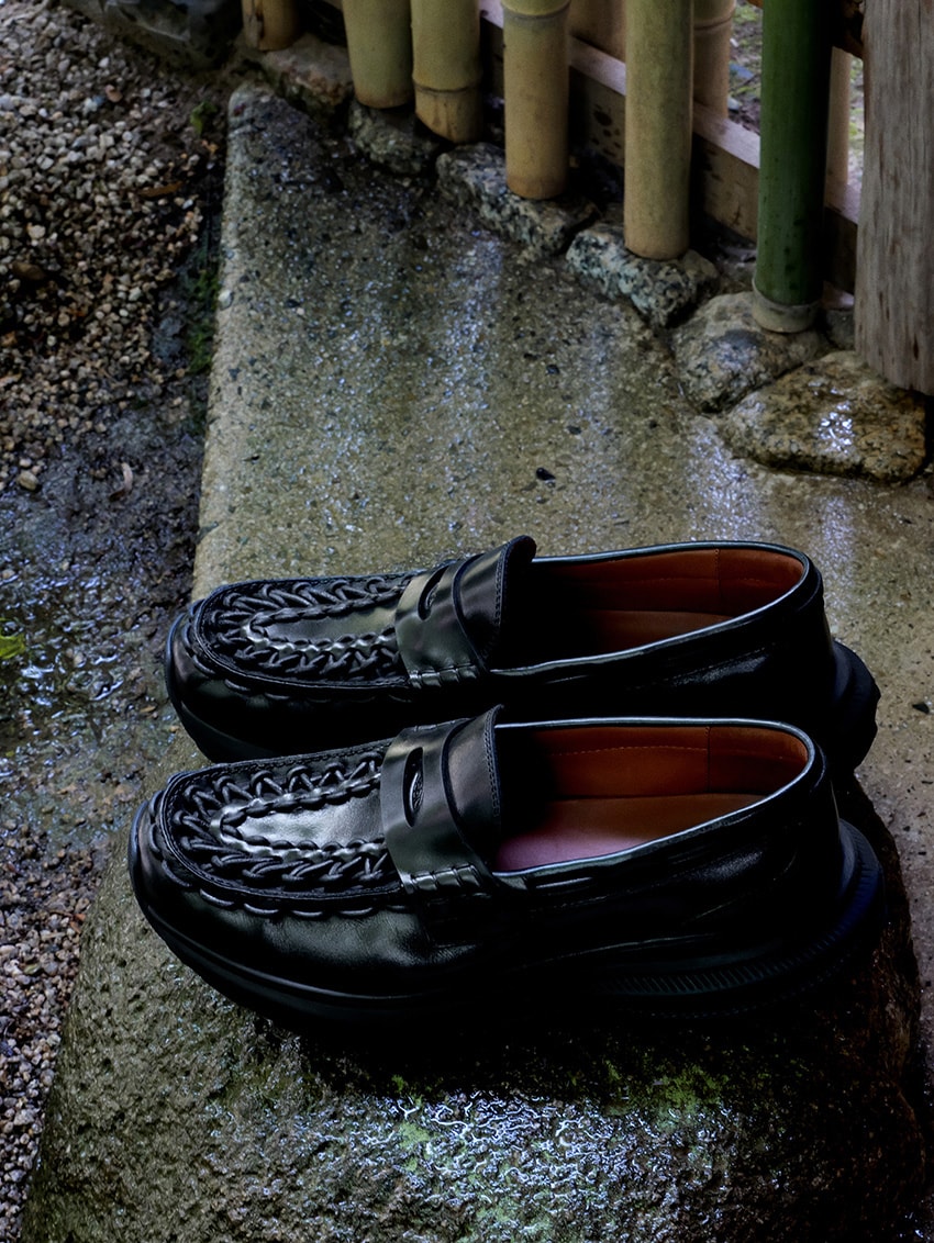 KEEN 黒 編み込みローファー アクティブに歩けるKEENの「ローファー」が限定登場。人気モデル