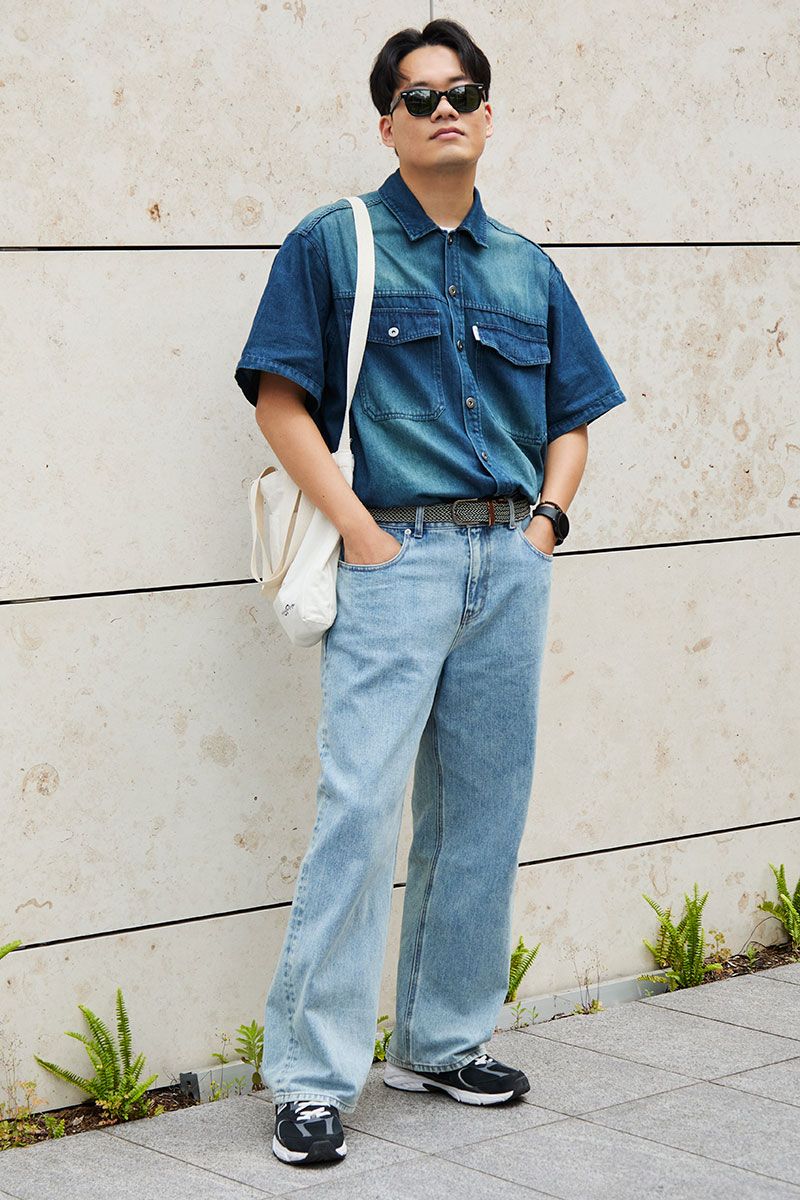 デニム＝ムシンサスタンダード　スニーカー＝ニューバランス　バッグ＝古着　サングラス＝レイバン　腕時計＝サムスン