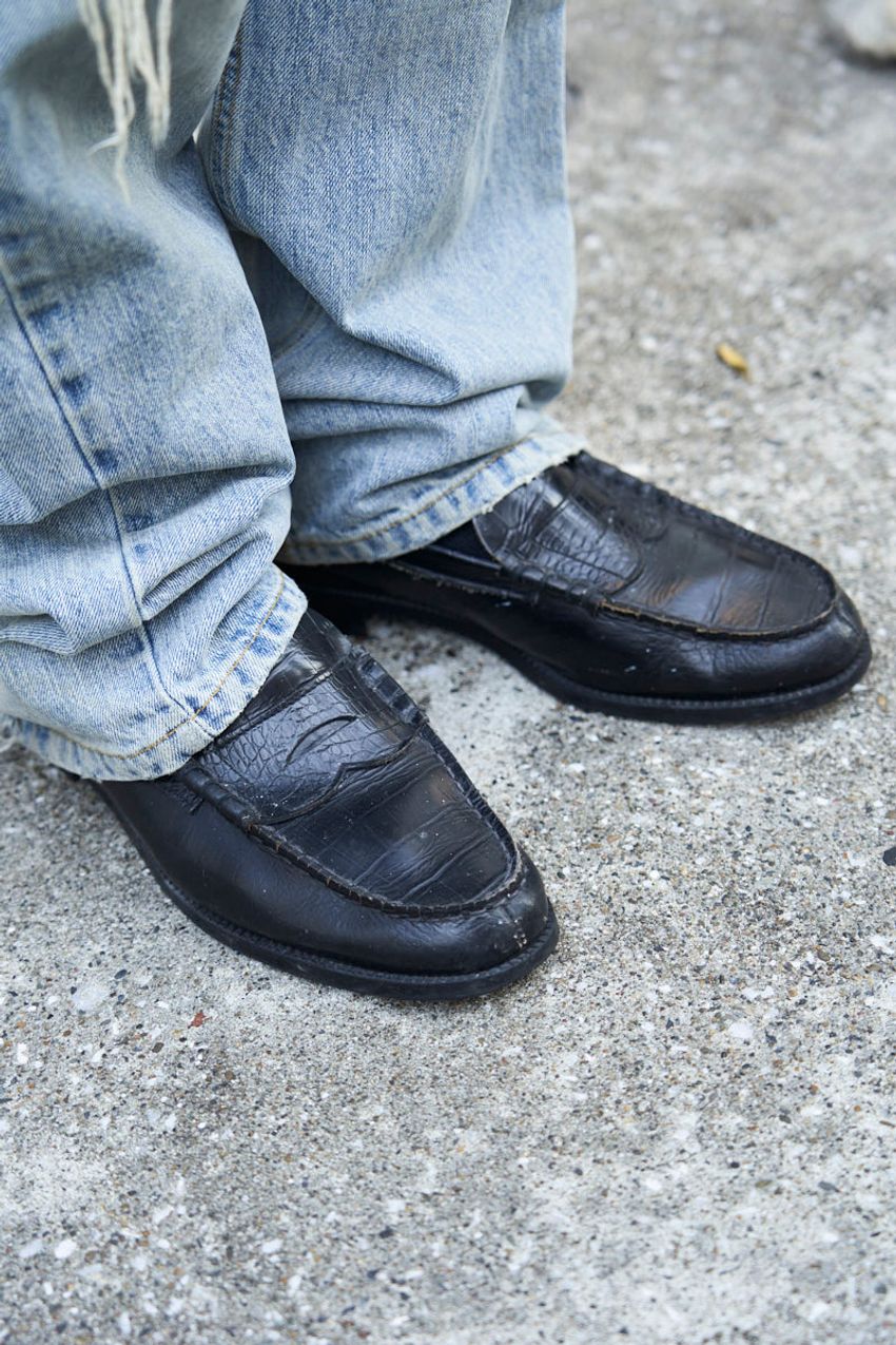 定番一辺倒じゃツマラナイ！“ひとクセ”あるデニムを自然に楽しむ洒落者たちをパパラッチ - 7枚目の画像