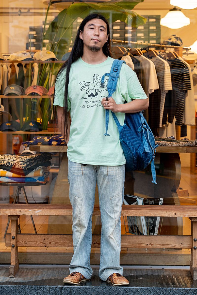 Tシャツ＝フロッギーオフィス