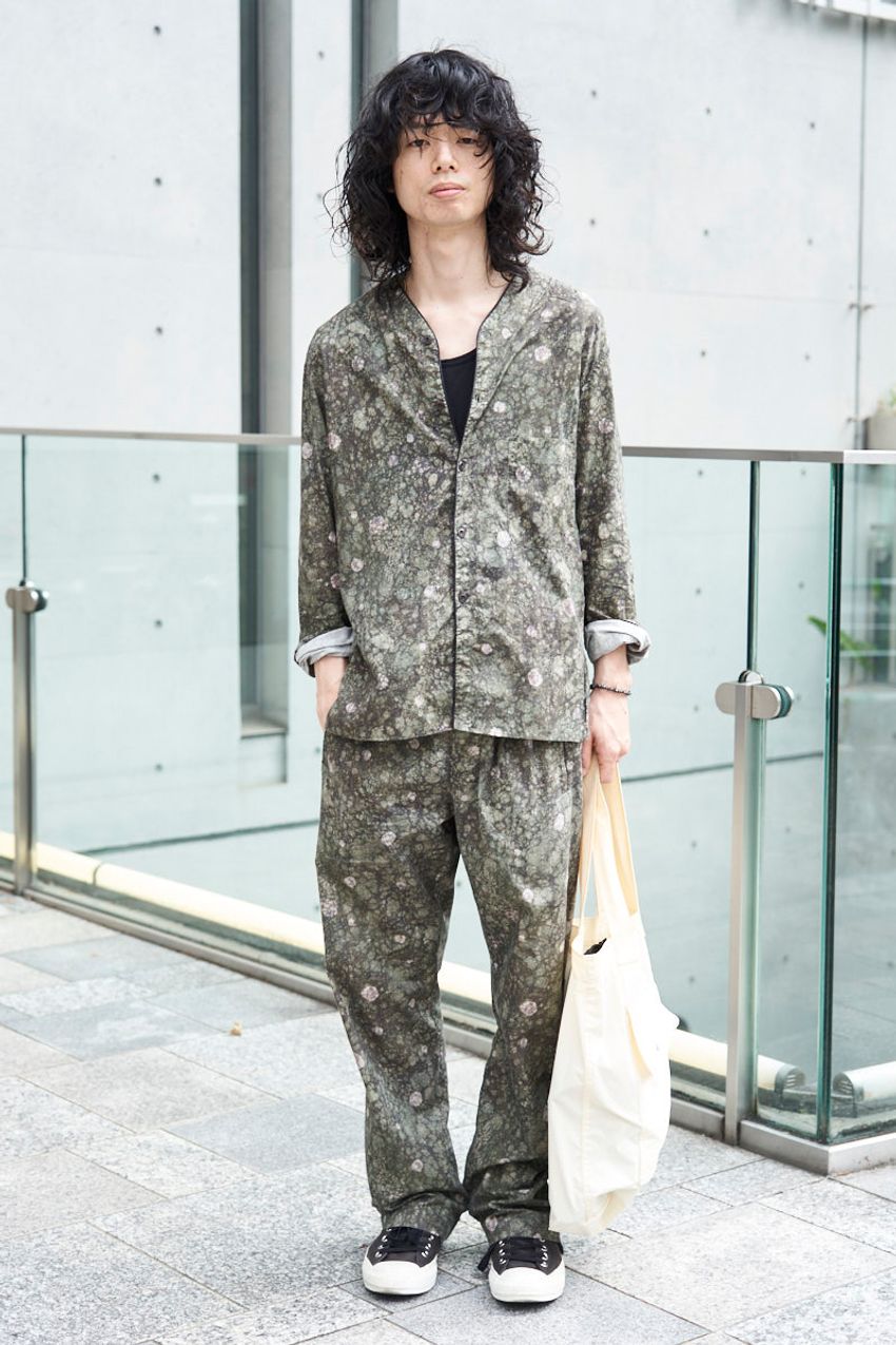 玄人好みの「ルメール」を街角から発掘！ パパラッチ班の目を惹いた、3人のコーデを拝見 - 8枚目の画像