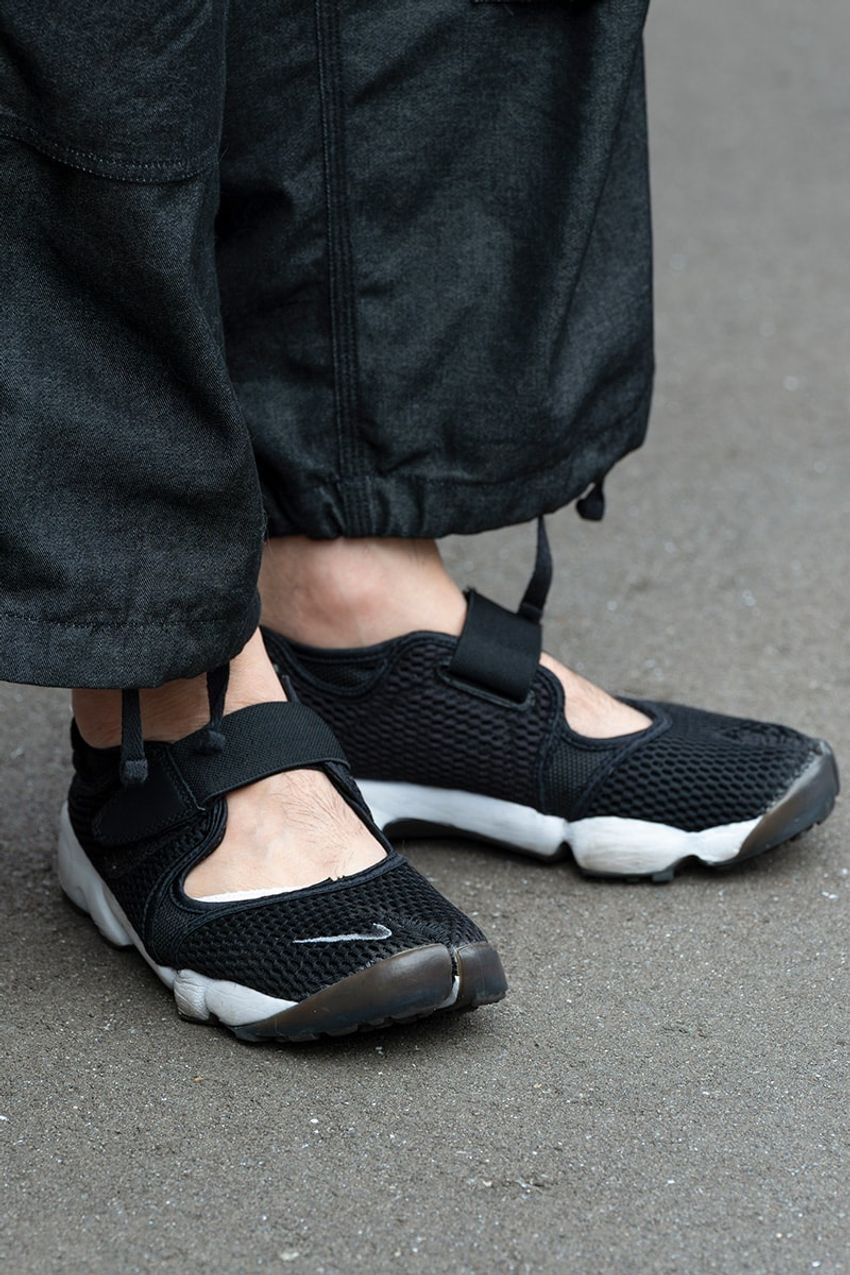 玄人好みの「ルメール」を街角から発掘！ パパラッチ班の目を惹いた、3人のコーデを拝見 - 7枚目の画像