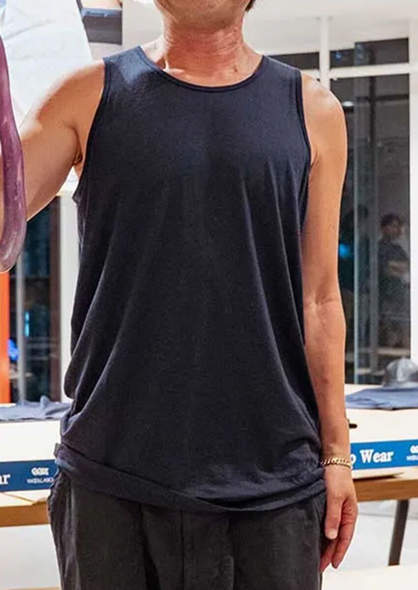 残暑も“タンクトップ”が使える！ 抜けと涼感を両立した街のリアルなノースリコーデ3選 - 1枚目の画像