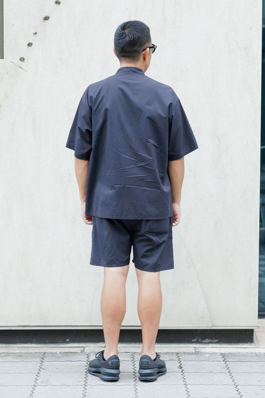 シンプルだけど洒落てる「シャツ×ショーツ」コーデ！装いのヒントを3人のスナップで解説 - 5枚目の画像