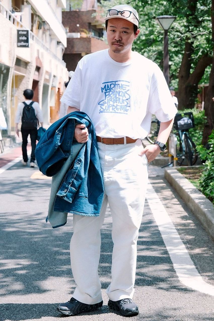 「白T×デニム」の“フツウ超え”テクニック！ミニバッグは「モンベル派」が多数【今週の人気記事TOP5】 - 7枚目の画像