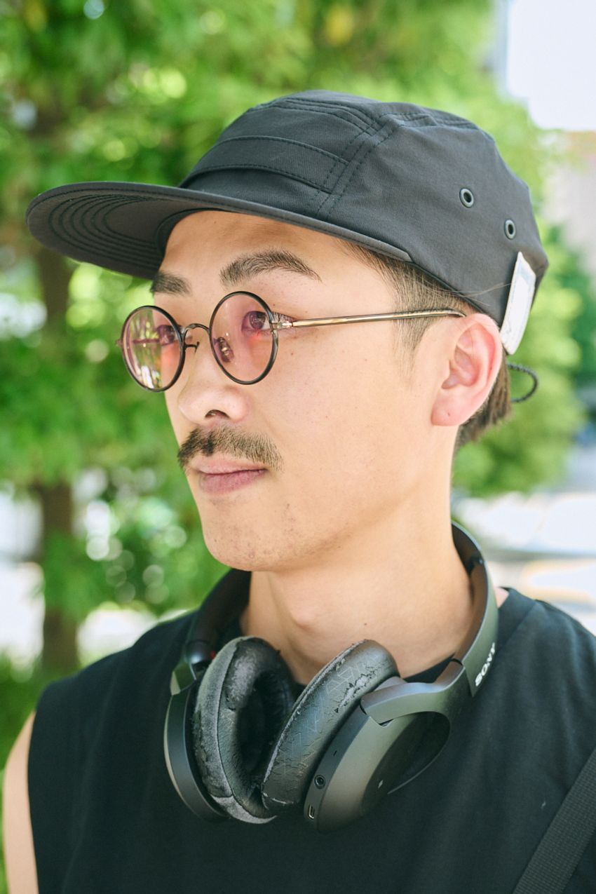 【20〜40代】年代別、黒い服を着こなす“ブラックマジシャン”のコーデを総チェック！ - 3枚目の画像