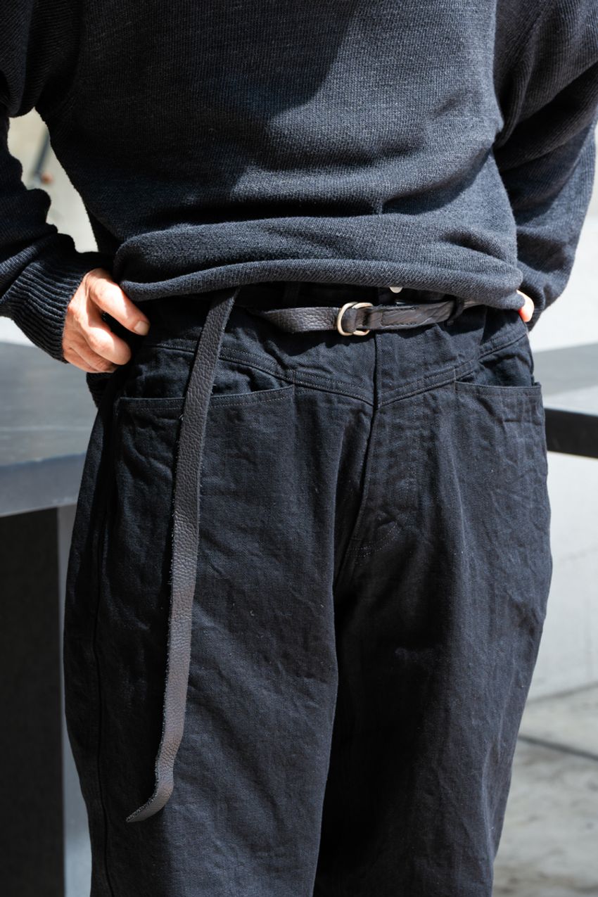 【20〜40代】年代別、黒い服を着こなす“ブラックマジシャン”のコーデを総チェック！ - 7枚目の画像