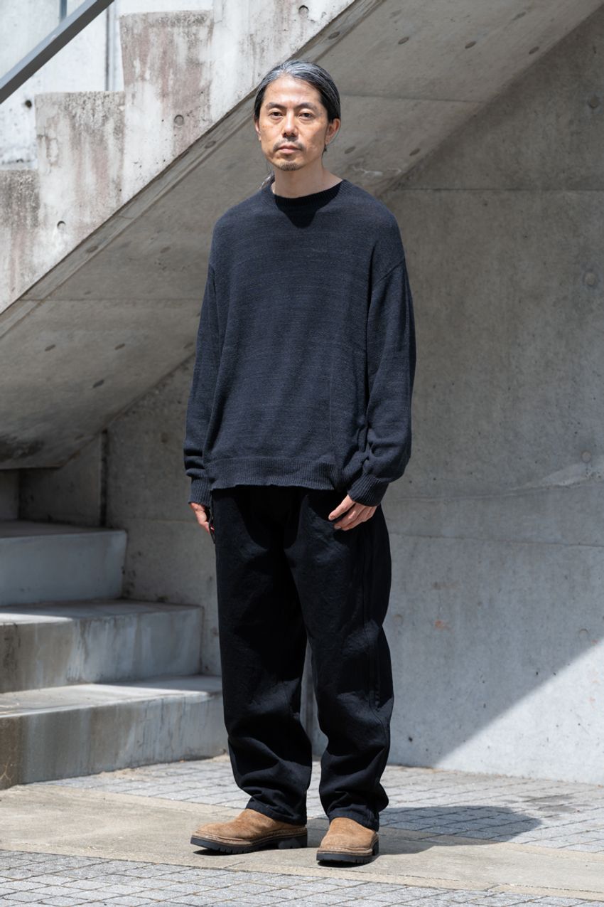 【20〜40代】年代別、黒い服を着こなす“ブラックマジシャン”のコーデを総チェック！ - 6枚目の画像