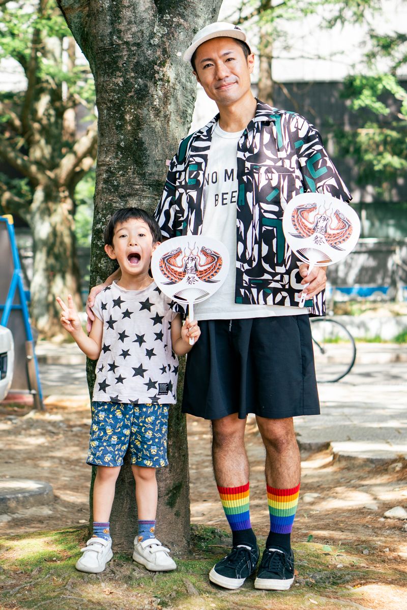 シャツ=アンバージェイド Tシャツ=タコマフジレコード パンツ=フェイキースタンス シューズ=コンバース 帽子=ノーロール