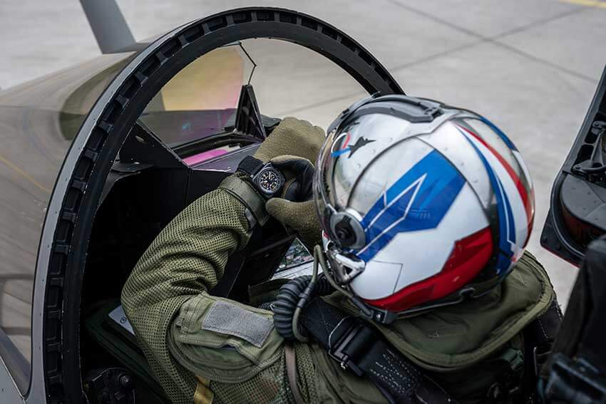 限定500本のベル＆ロス最新作が登場！世界最峰の戦闘機から信頼される