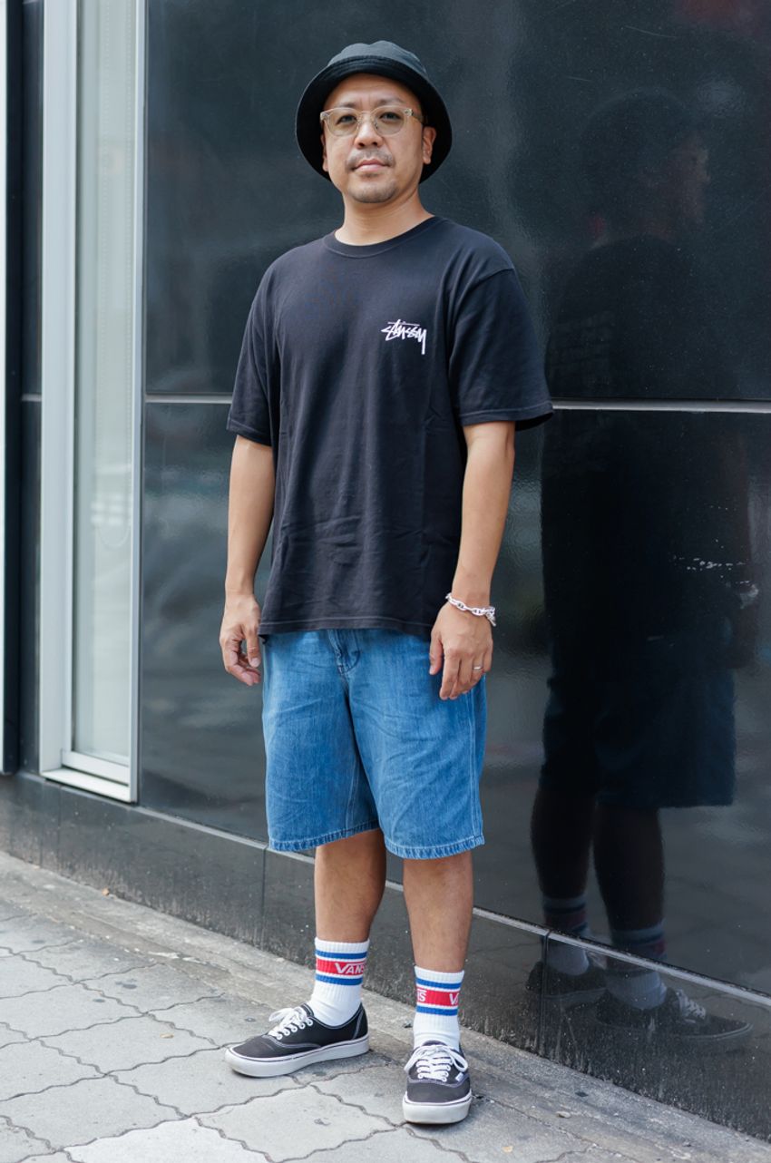 Tシャツは「左胸にワンポイント、背中にドンッ！」が今っぽい。その好例をスナップで！ - 6枚目の画像