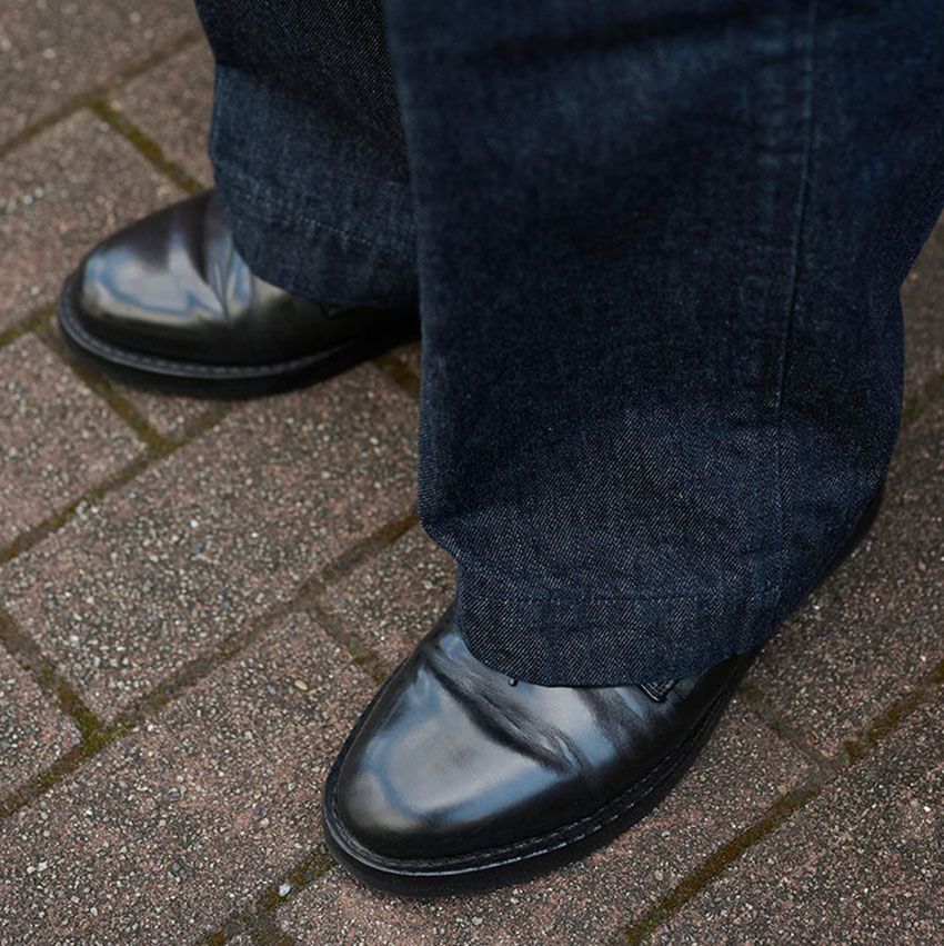 「秋コーデにはレッドウィング！」な3名の洒落者たち。愛用モデルと履きこなし方をパパラッチ - 1枚目の画像