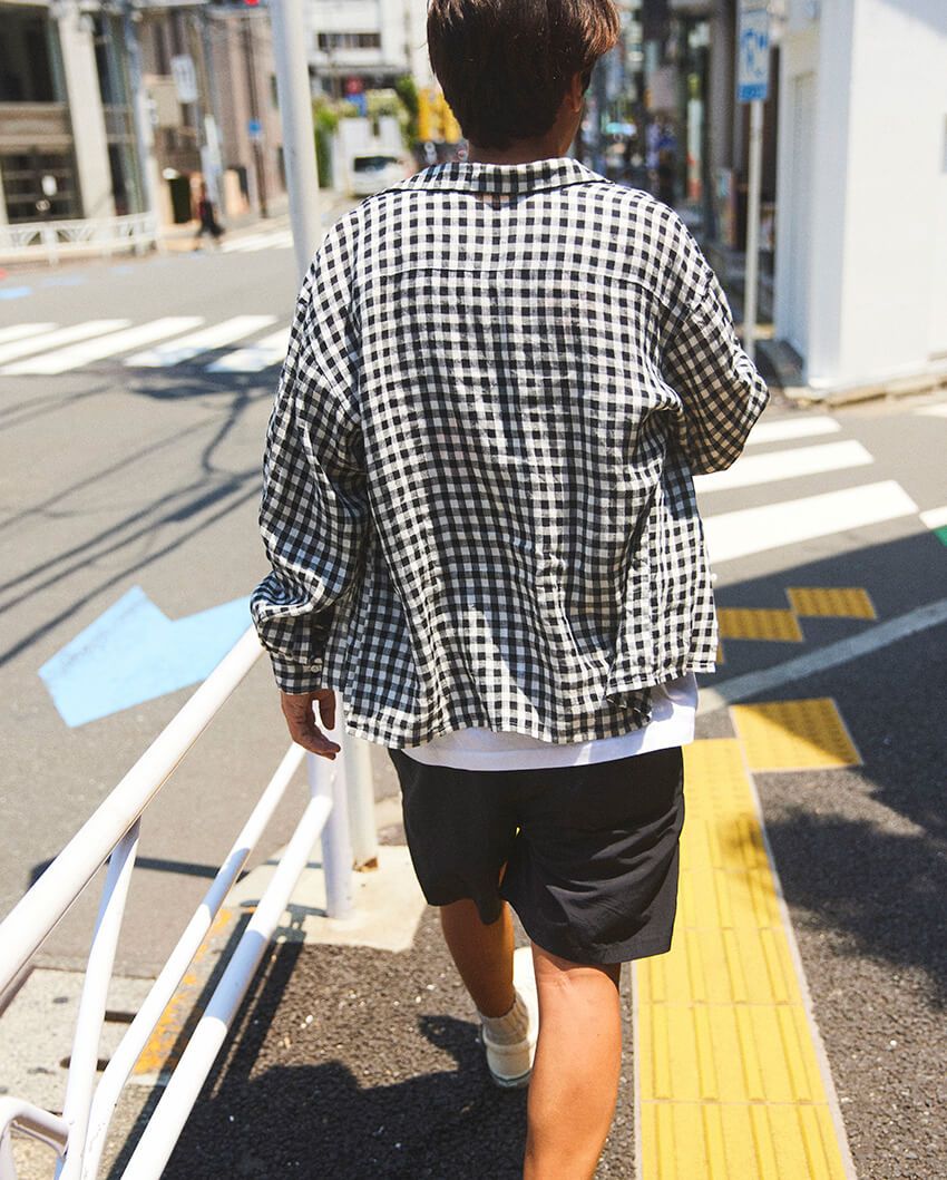 私服のロッチ・コカドさんを原宿でパパラッチ！“自作した服”のクオリティを抜き打ちチェック - 4枚目の画像