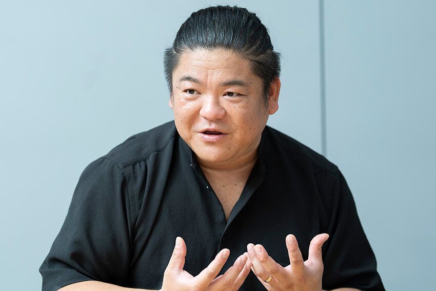 花岡和佳男（はなおか・わかお）⚫︎株式会社シーフードレガシー 代表取締役フロリダの大学にて海洋環境学及び海洋生物学を専攻。 卒業後、モルディブ及びマレーシアにて海洋環境保全事業に従事。 2007年より国際環境 NGOで海洋生態系担当シニア・キャンペナーとしてジャパン・サステナブル・シーフード・プロジェクトを立ち上げ引率。