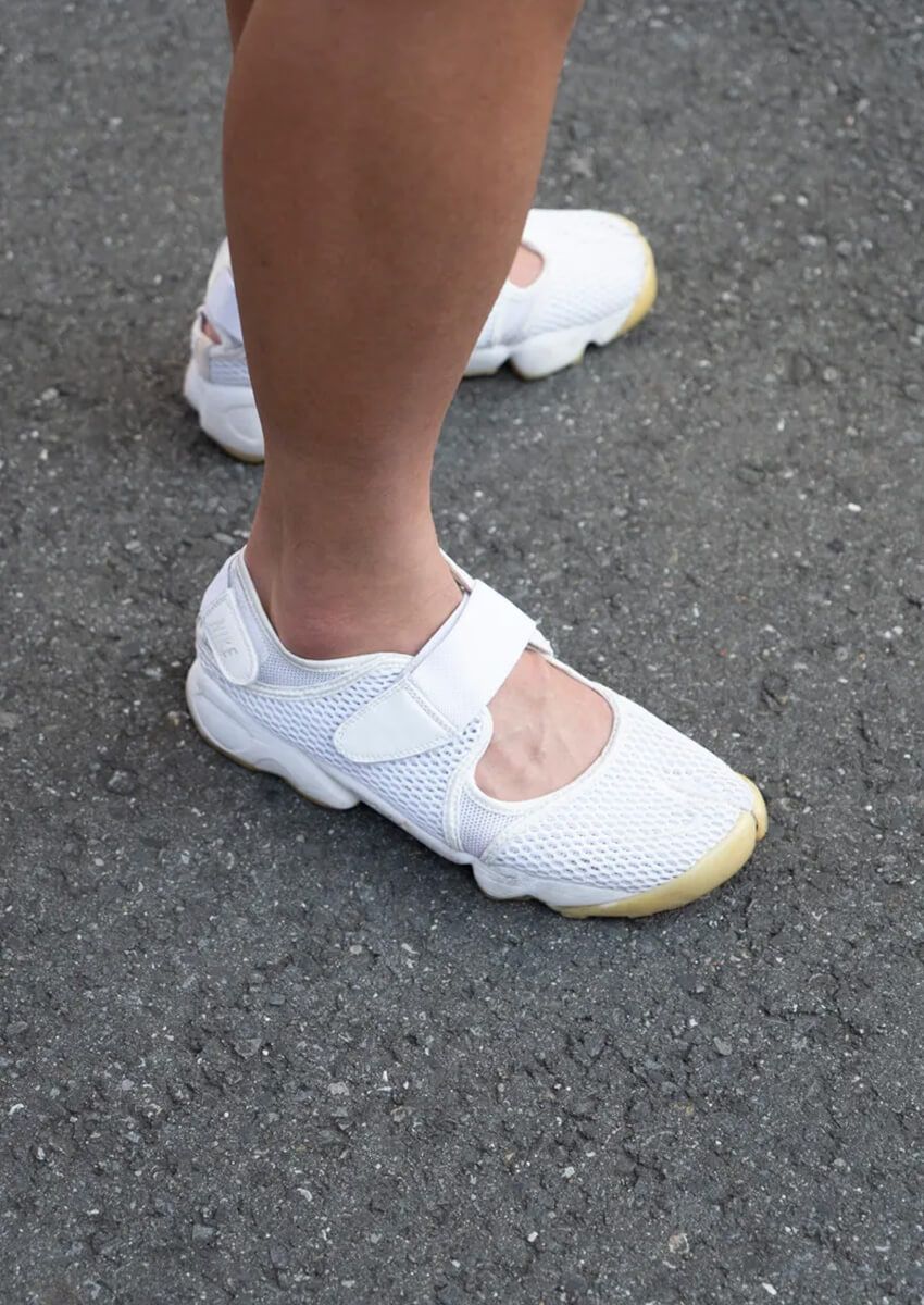 ナイキ「エア リフト」が根強い人気！サンダル以上、スニーカー未満の名品が支持されるワケ - 1枚目の画像