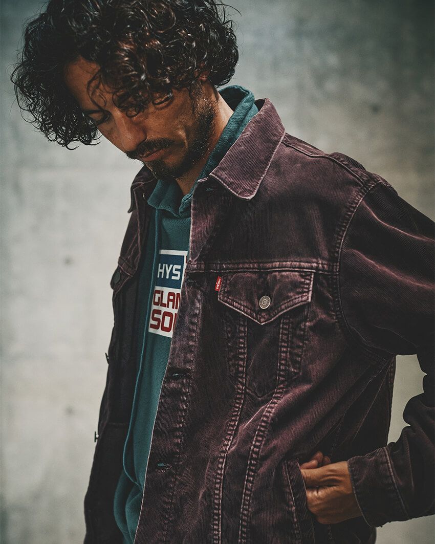 ジャケット5万5000円、スウェット2万9700円／ともにヒステリックグラマー　03-3478-8471