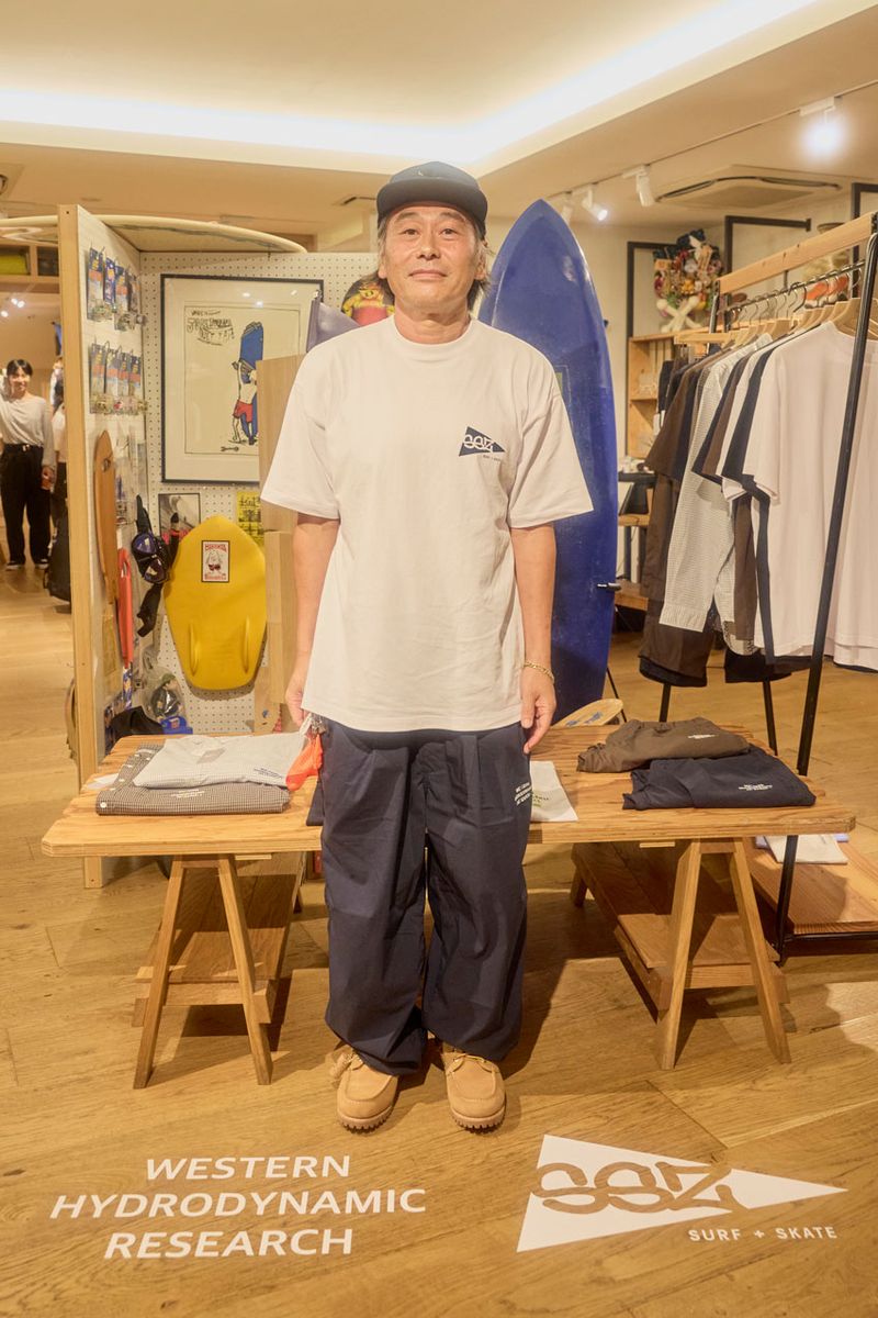 シャツ、Tシャツ、パンツ、キャップ＝WHR×SSZ　シューズ＝アンドレ ホフマン ティンバーランド