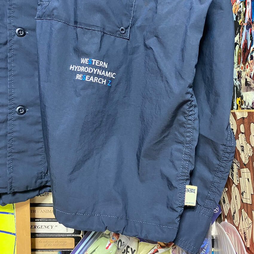 WESTERN HYDRODYNAMIC RESEARCH にZでSSZがコラボの証左。細かなギミックが身に纏う楽しさを与えてくれる。