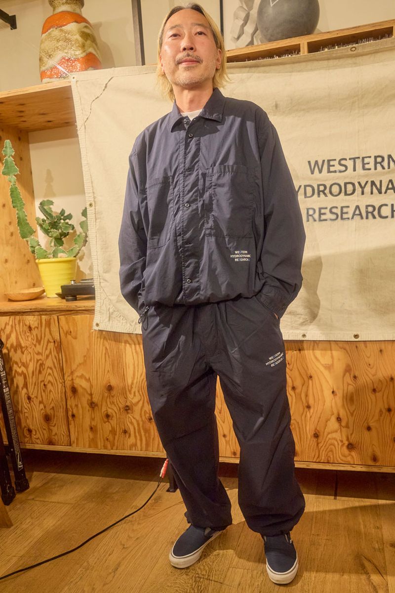 シャツ、Tシャツ、パンツ＝WHR×SSZ