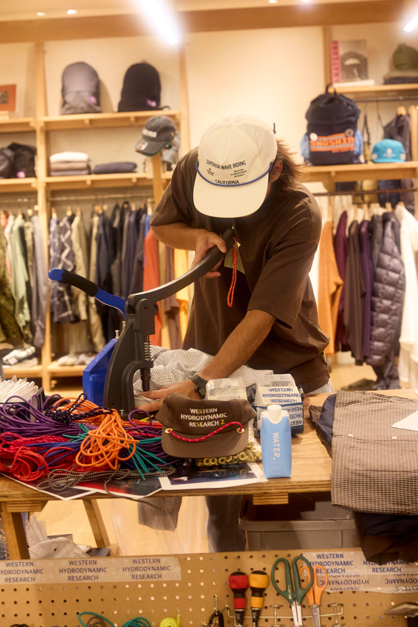 SSZ×WHR ネイビーキャップ カリフォルニアニューポートビーチ発の〈Western Hydrodynamic