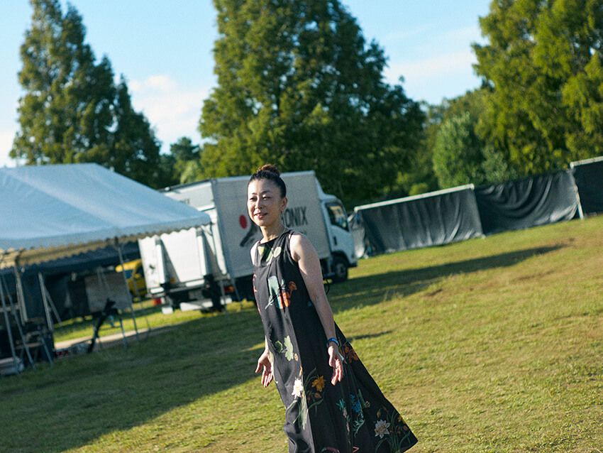 自然体で活動25年を迎えて。フェスの舞台裏でbirdが語る「歌と暮らす日常」 - 5枚目の画像