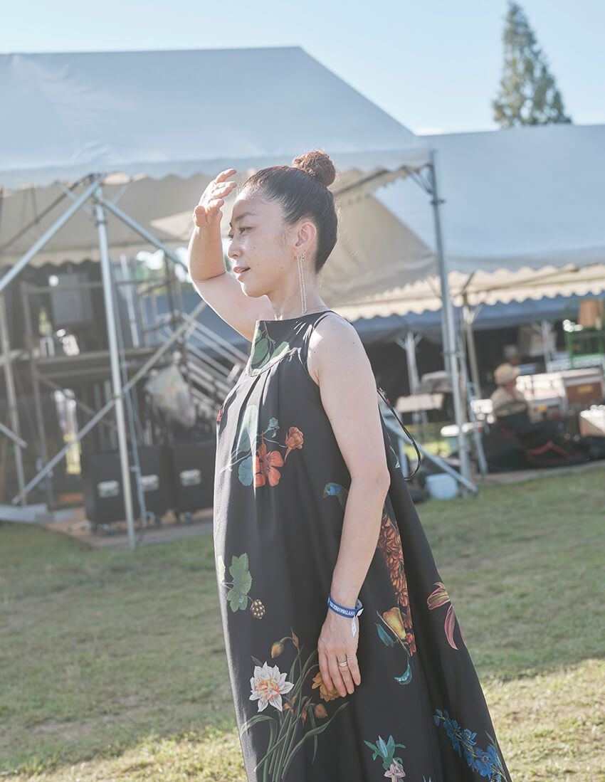 自然体で活動25年を迎えて。フェスの舞台裏でbirdが語る「歌と暮らす日常」 - 6枚目の画像