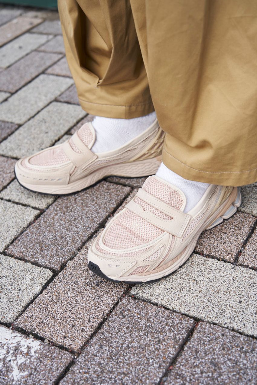 “極太パンツ”はシャツで攻略せよ！ダボっと＆シュシュっと。そのメリハリが大人に効く - 3枚目の画像