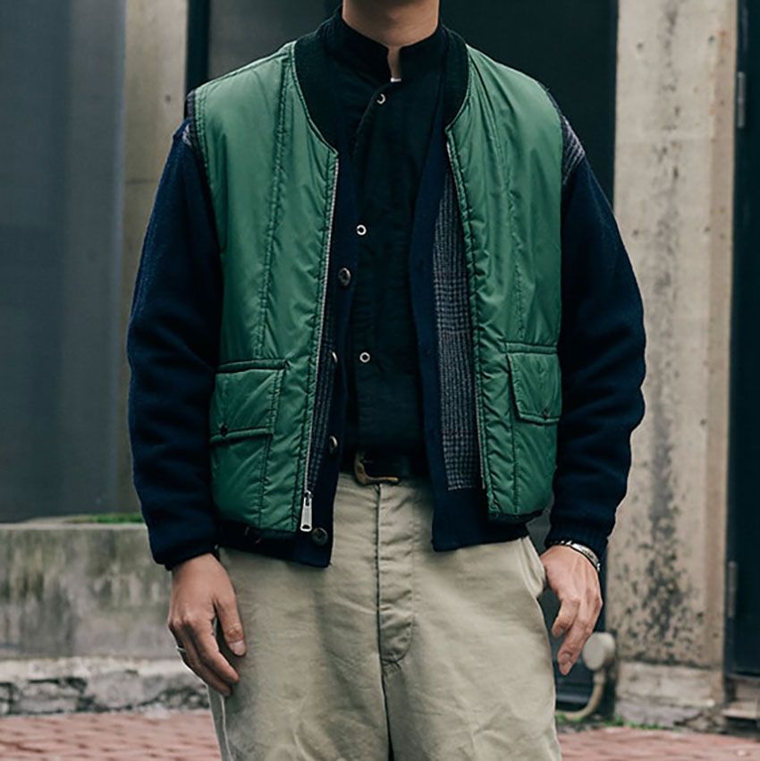 秋初めにサラッと羽織れる“ベスト”のススメ。今の時季のアウターに迷ったらコレ！な好例 - 1枚目の画像