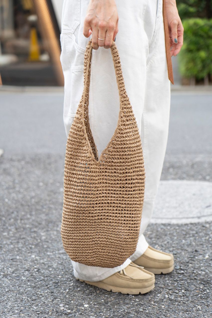 今が旬の"茶系アイテム"の取り入れ方！安定＆便利な色を効果的に使った3人のコーデ - 9枚目の画像