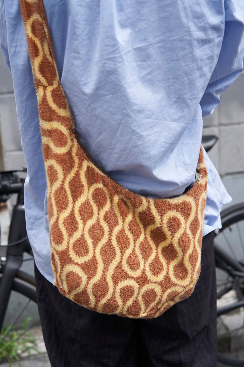 「キャップ×シャツ」のコーデ好例。カタさとユルさを程良く醸す相乗効果の威力！ - 3枚目の画像