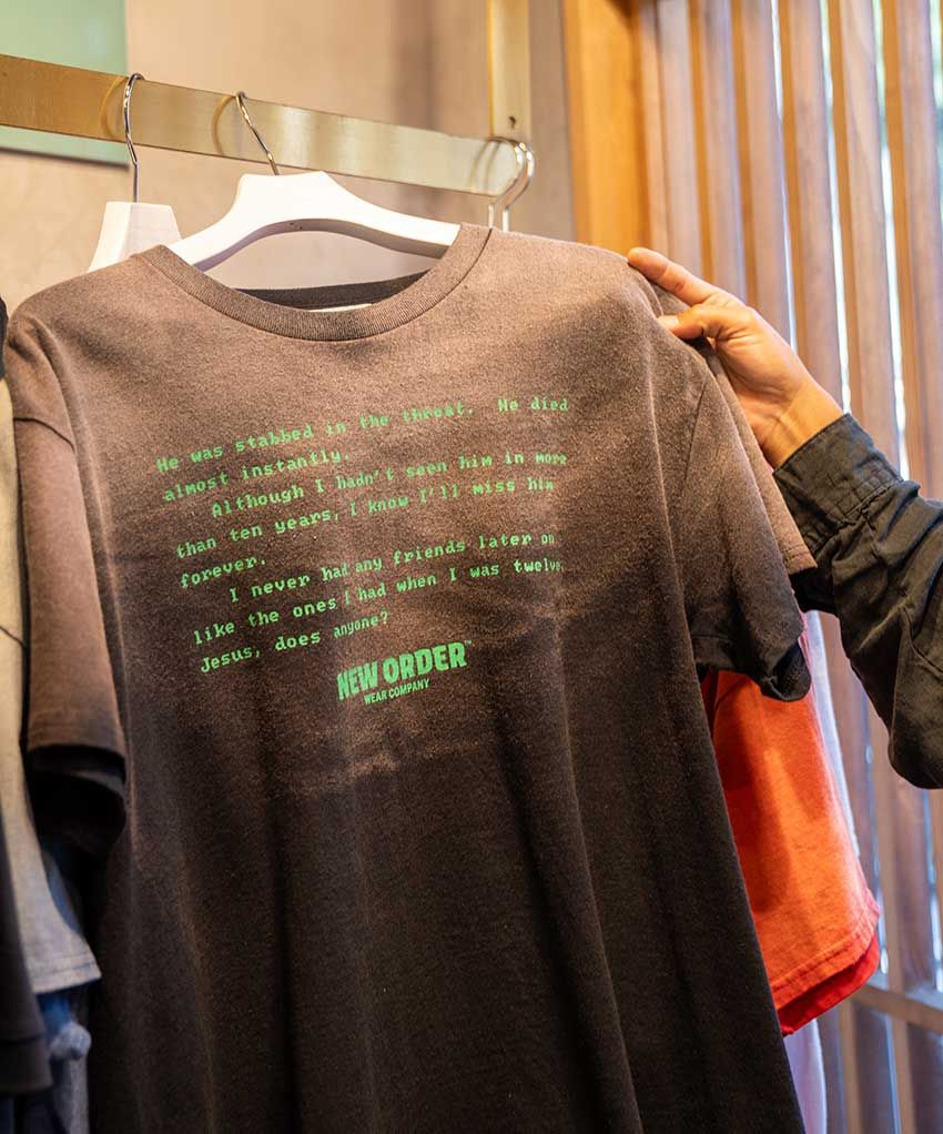 「基本、デニムは穿かん」俳優・駿河太郎さんを突撃パパラッチ！カルチャー香るコーデを徹底分解 - 23枚目の画像