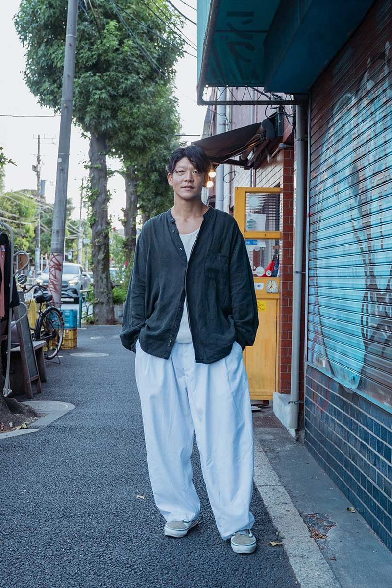 シャツ＝エディー・バウアー　タンクトップ＝ルイスレザーズ　パンツ＝タイトブース　ソックス＝トランジッション エキップメント　シューズ＝ヴァンズ