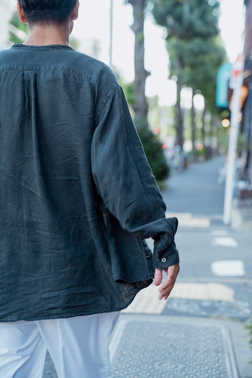 「基本、デニムは穿かん」俳優・駿河太郎さんを突撃パパラッチ！カルチャー香るコーデを徹底分解 - 9枚目の画像