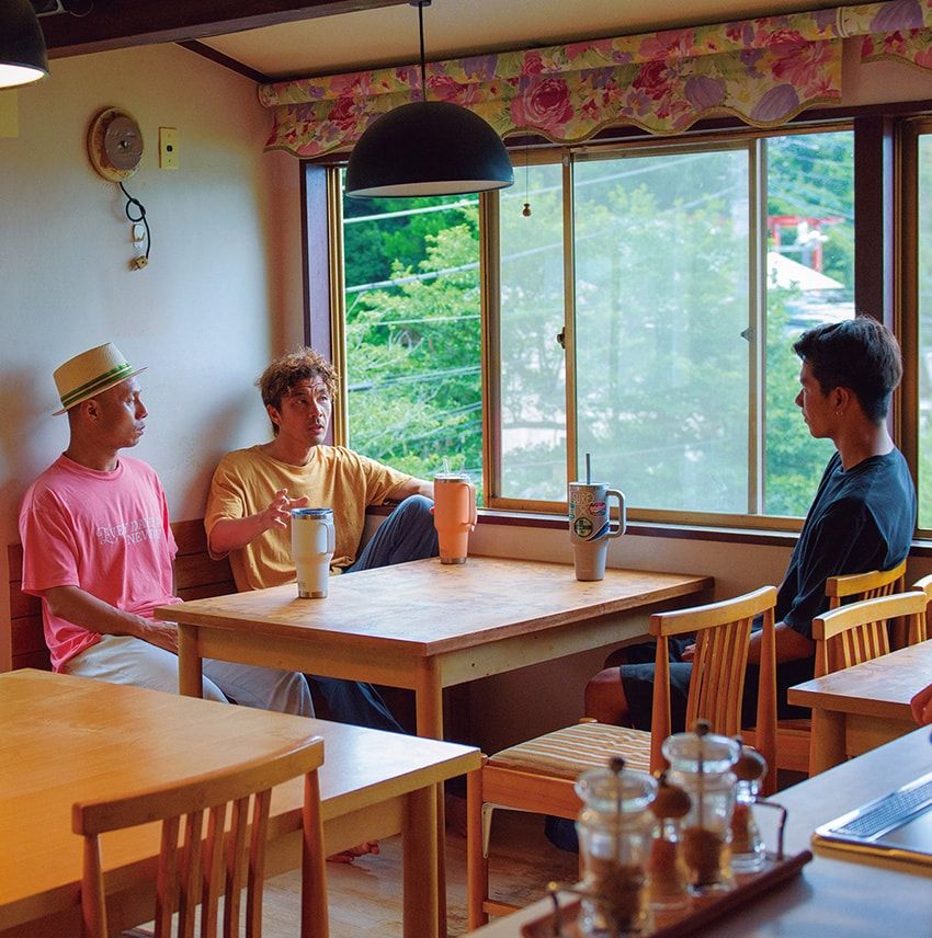 伊豆・下田の新旧ローカル名店を道祖修二が仲間と巡る！レジェンドサーファーのショップも訪問 - 9枚目の画像